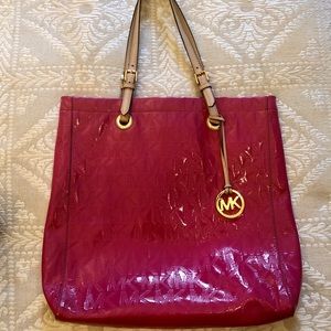 Michael Kors purse (pink and perfect condition)